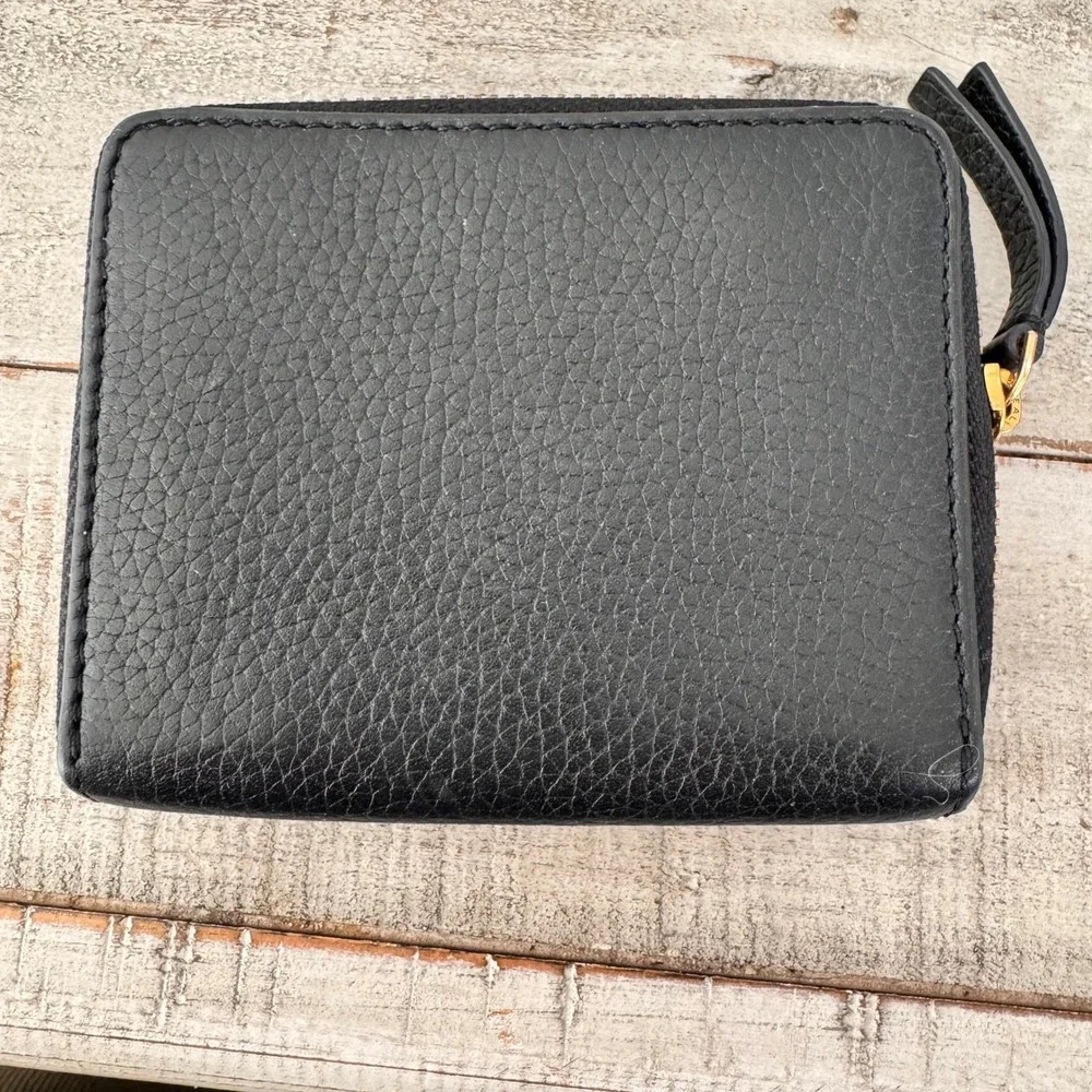 Tory Burch Britten Mini Wallet Black Pebbled Leather Gold Logo Bifold Zip Coin